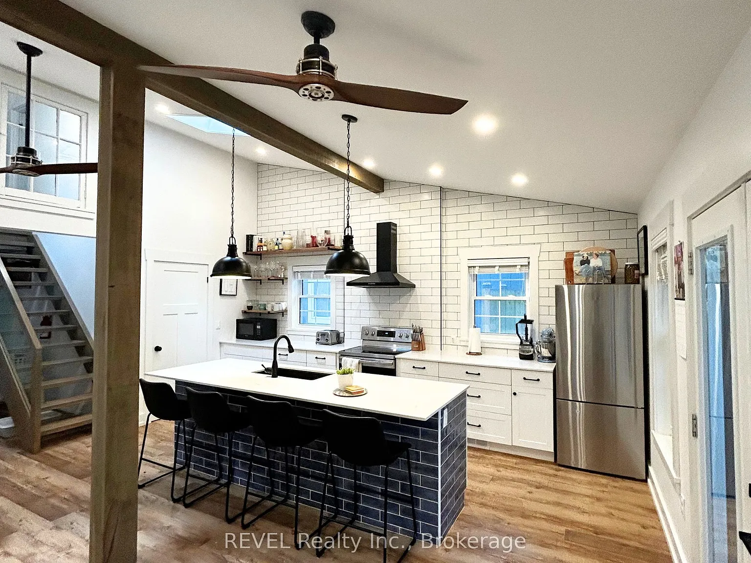 3 bed, $2,400 — Photo 3