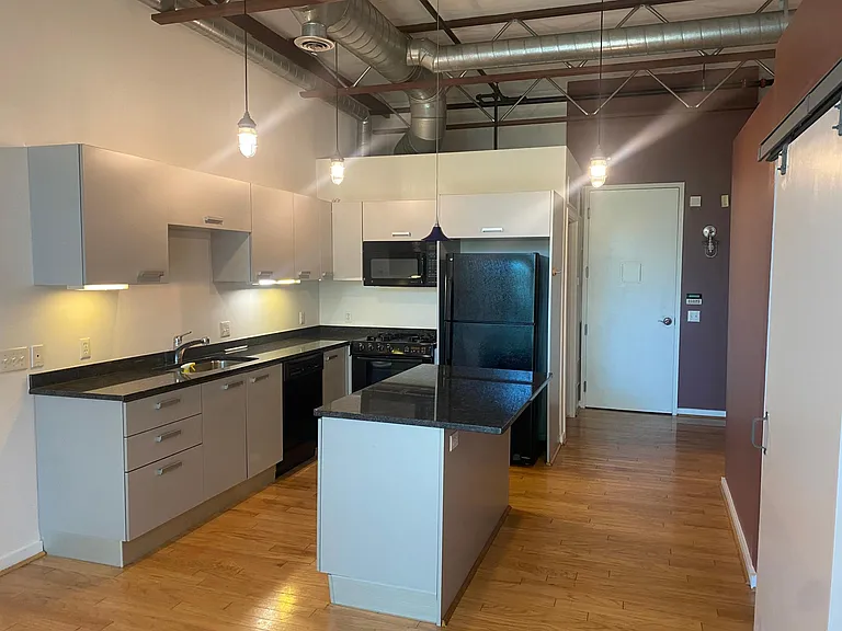 614 S Troy St #102 — Photo 6
