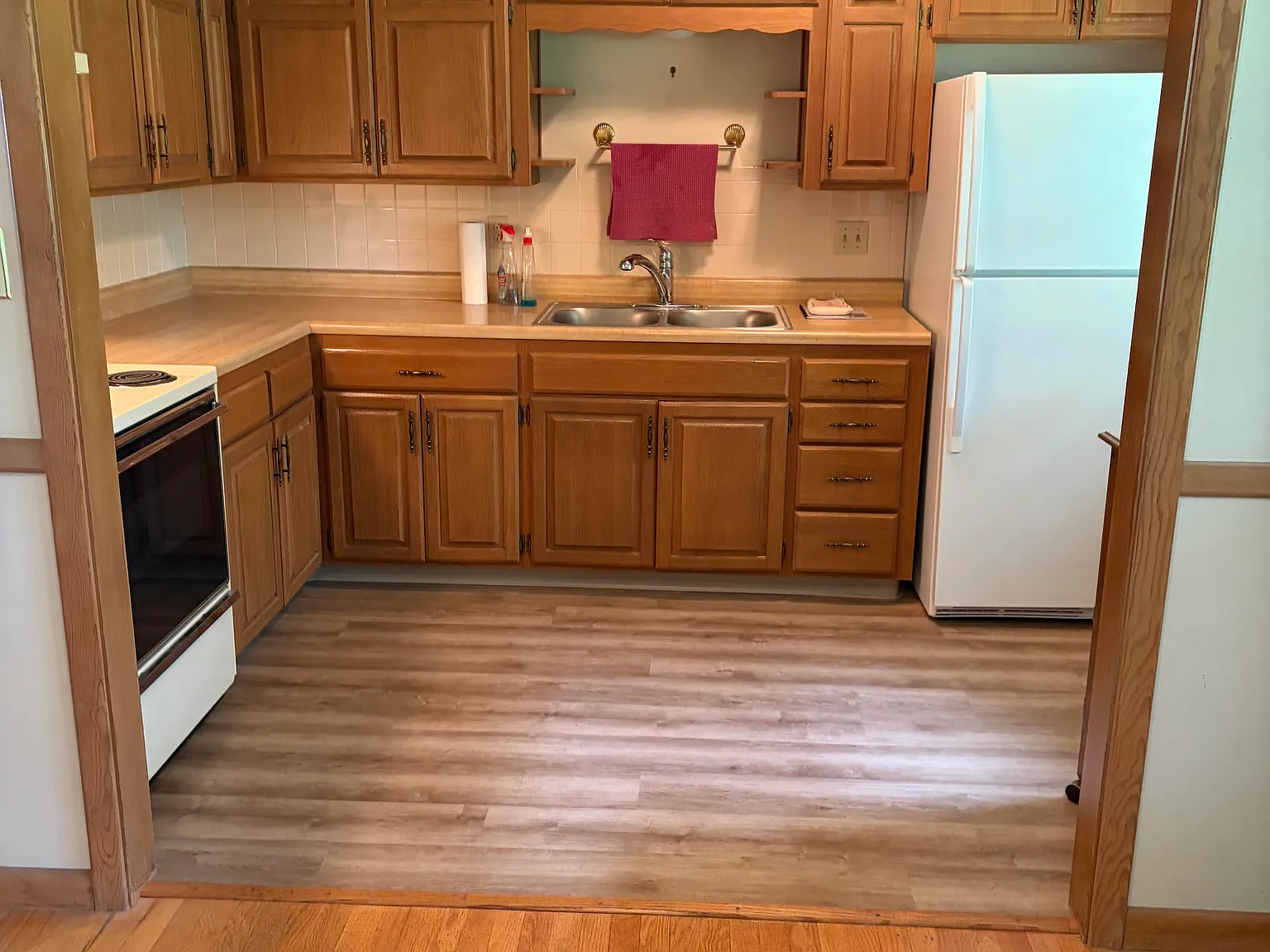 3 bed, 1.5 bath, 1591 sqft, $2,200 — Photo 4