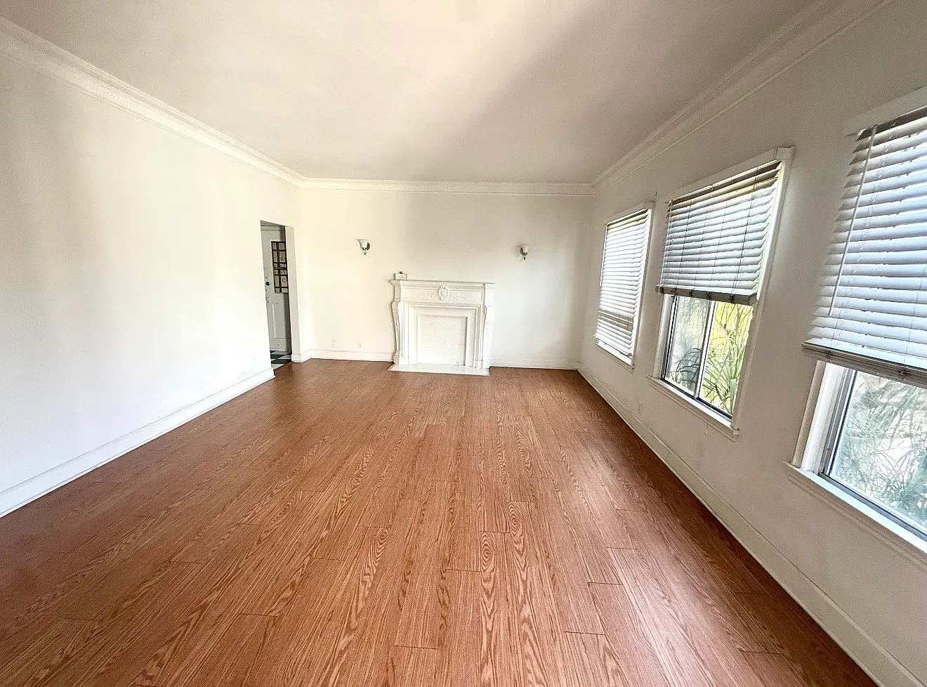 2 bed, 850 sqft, $2,450 — Photo 3