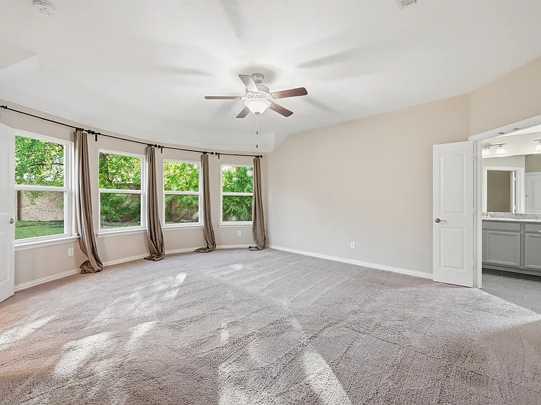 405 Windward Dr — Photo 30