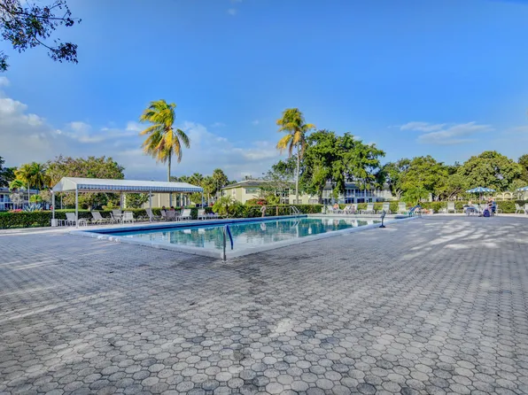 372 W RIVERBEND Drive #372, Sunrise, FL 33326
