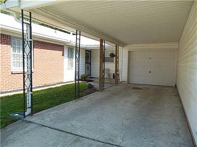 2nd image of 3549 Luewan Dr