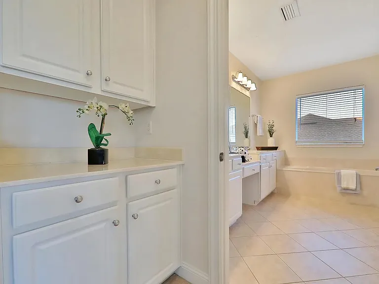 10036 Watermark Ln — Photo 36