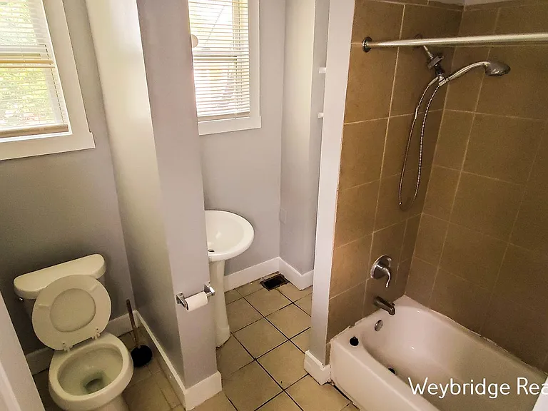 Ruth 1524 — Photo 11
