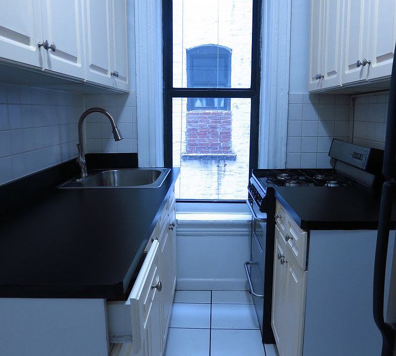 1st image of 230 E 78th St APT 15