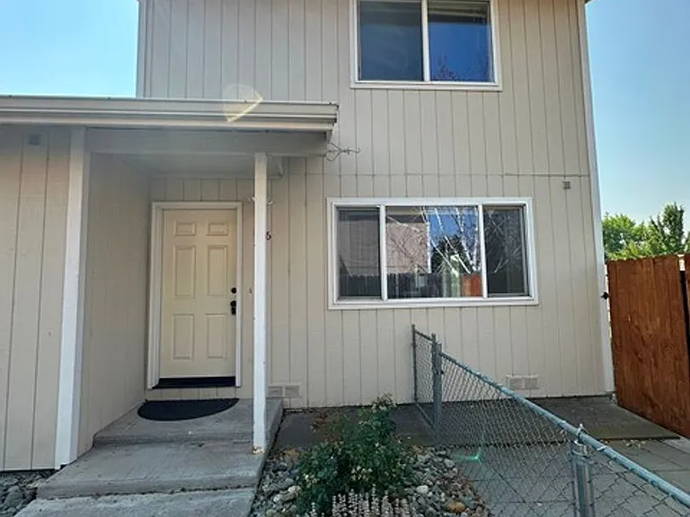 1716 Lakeview Ave — Photo 1