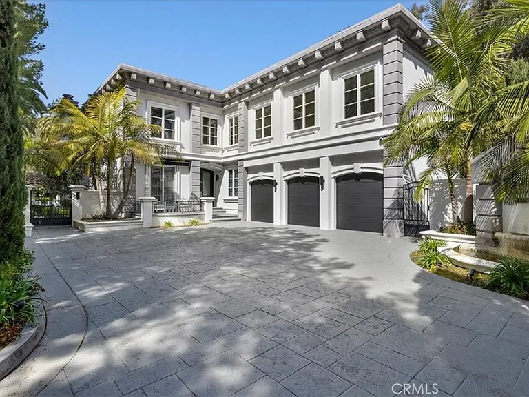 1756 Clear View Dr — Photo 2