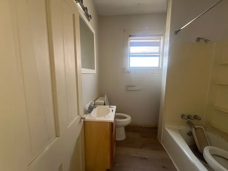 466 Dallas Street — Photo 5