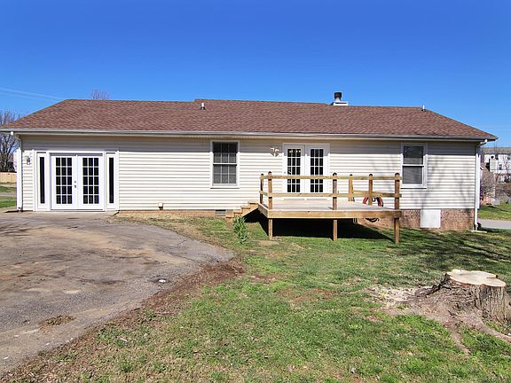 3rd image of 304 Brook Mead Dr