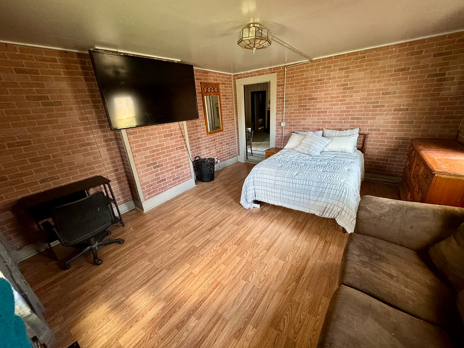 2 bed, 1920 sqft, $1,700 — Photo 2