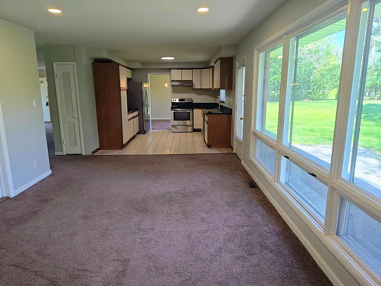 Nice floor plan from Family Room to Kitchen and throughout