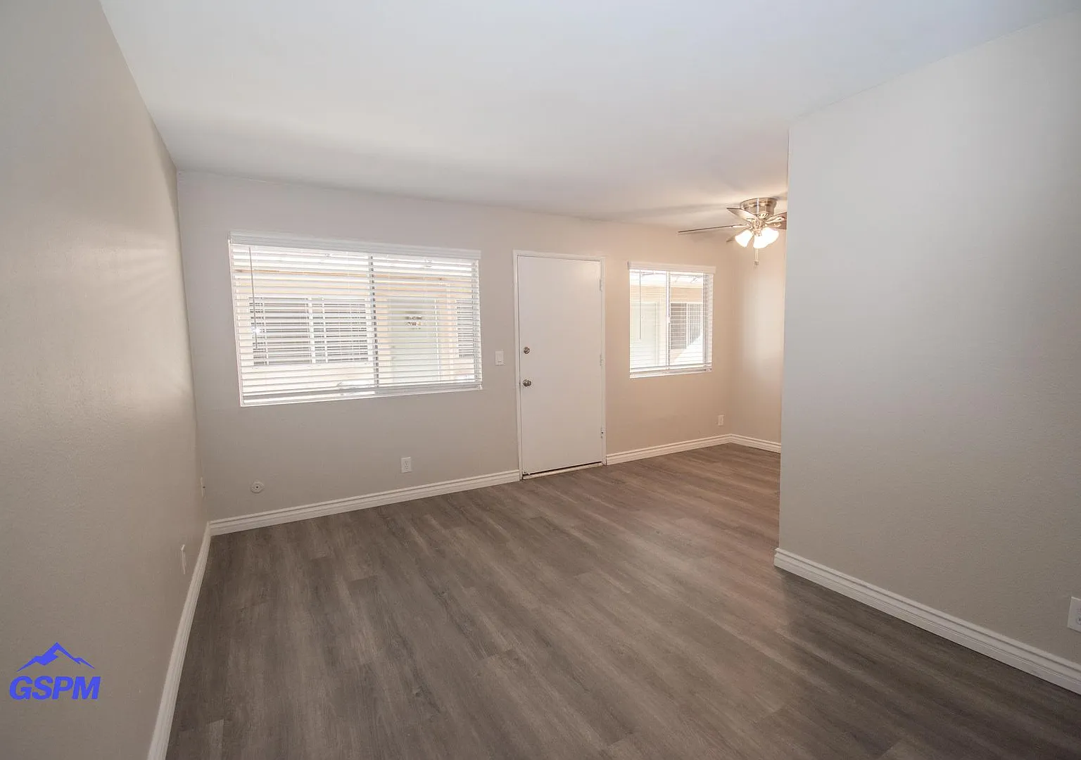 4060 Euclid North Apartments — Photo 4