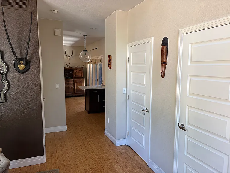 2924 Wyandot St — Photo 10