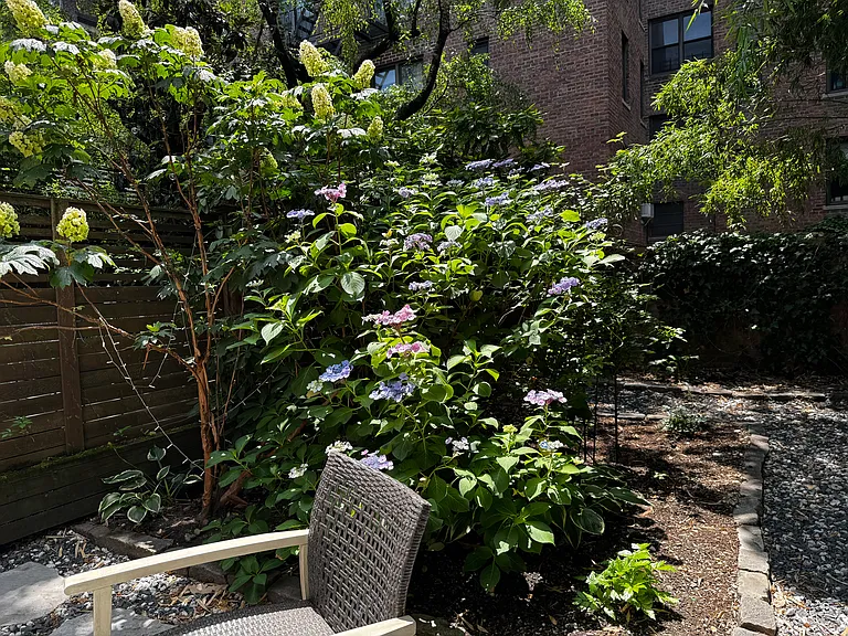 310 W 19th St #1 — Photo 11