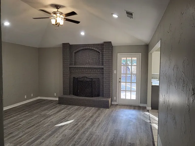 7404 Glen Haven Dr — Photo 5