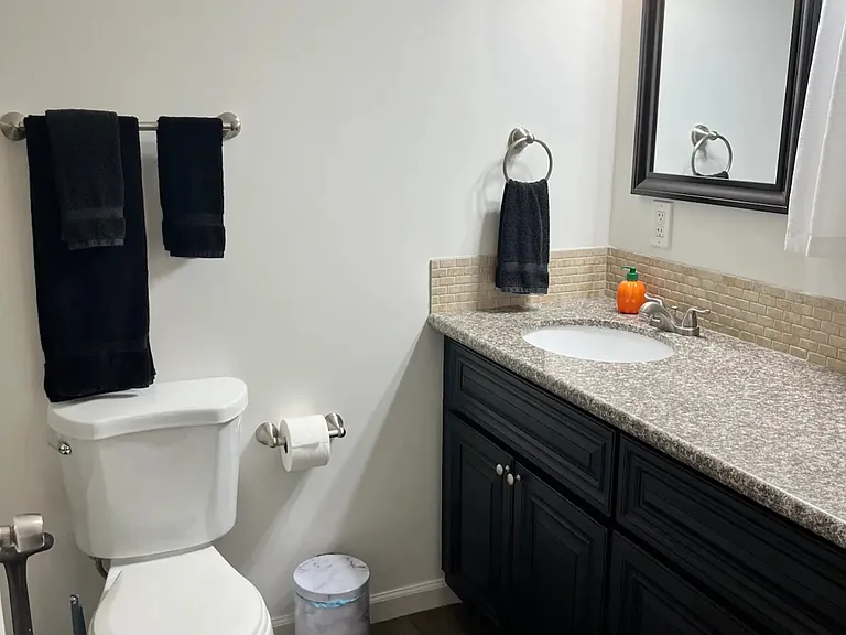 953 Hilltop Dr — Photo 2