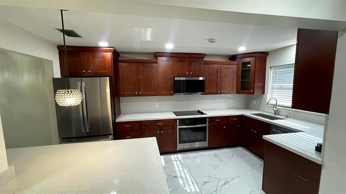 Building Photo - 9110 Orchid Tree Ln #138
