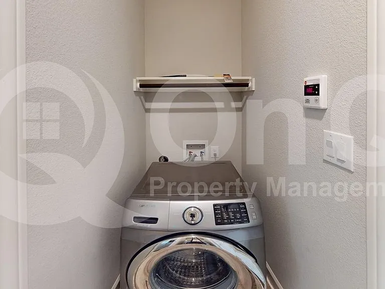 904 Emerson Dr — Photo 19