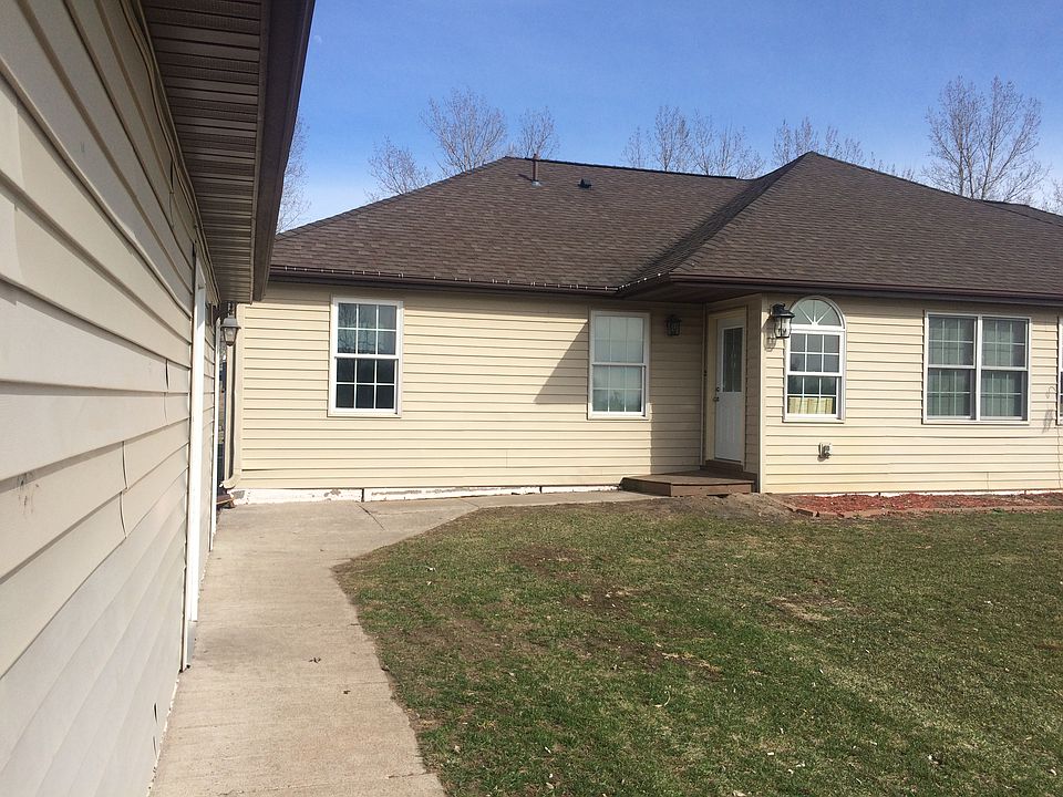 1st image of 56959 Stephanie Ln #2