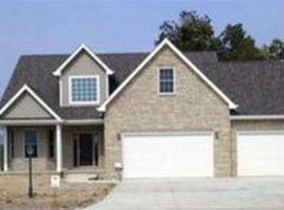 8882 Doubletree Dr N, Winfield, IN 46307