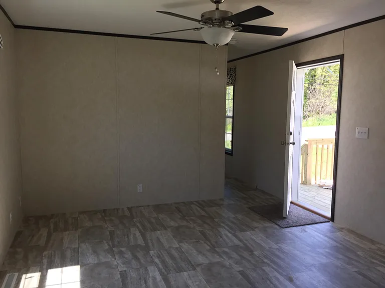 Hillcrest Crossing — Photo 8