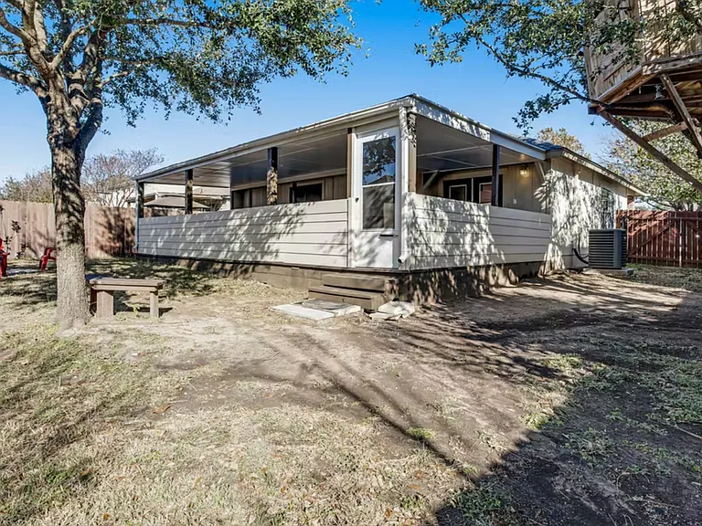 2902 Donnell Dr — Photo 18