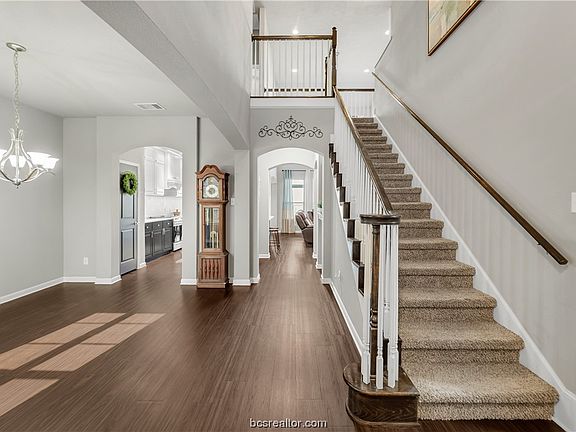 5th image of 13909 Renee Ln