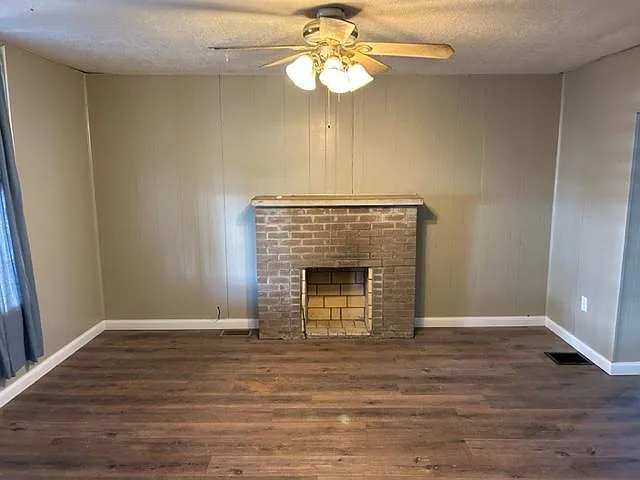 1519 Victoria Ave — Photo 4