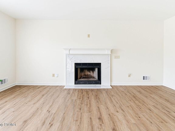4th image of 4653 Shenandoah Dr