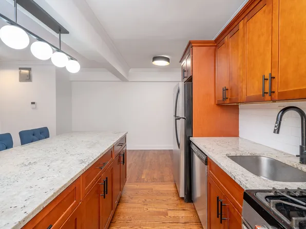 269 Bennett Avenue image 6 of 12