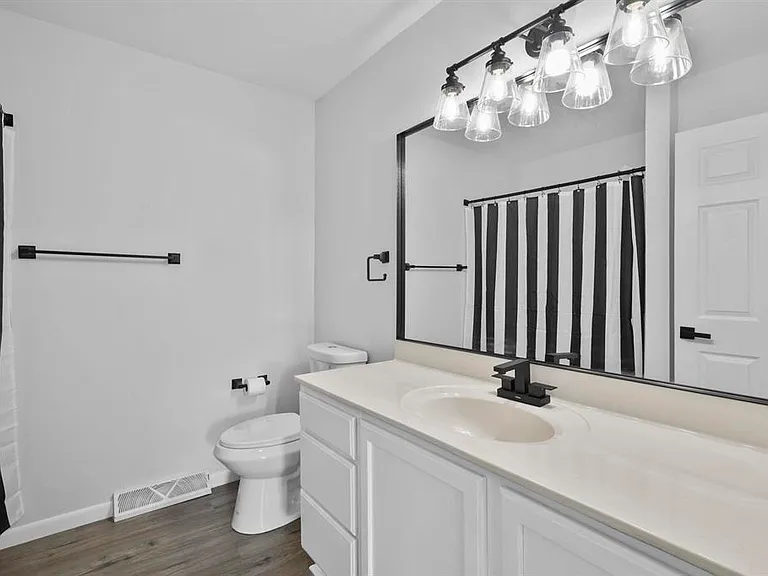 640 Tower Dr #1 — Photo 16