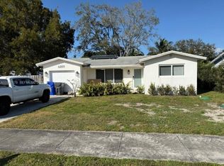 6891 Scott St, Hollywood, FL 33024