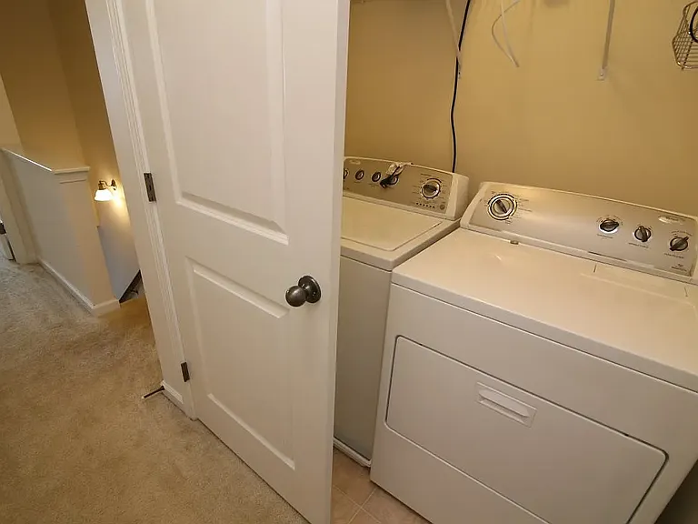 217 Mount Evans Dr — Photo 15