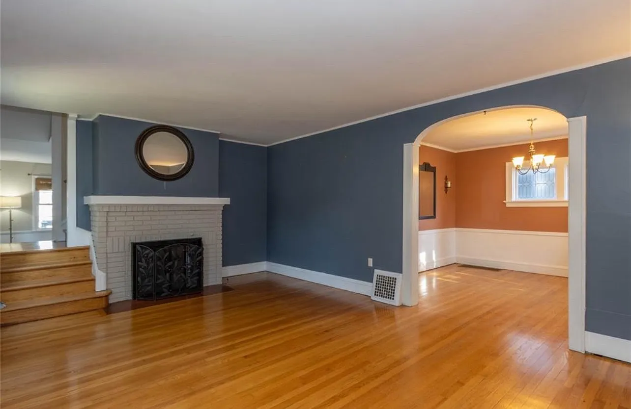 3 bed, 1955 sqft, $2,500 — Photo 1