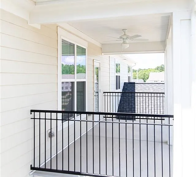 517 Gathering Park Cir — Photo 41