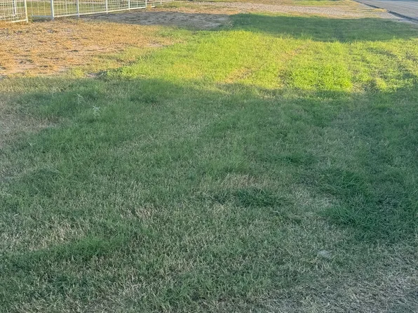 1050 N HWY 132, Natalia, TX 78059