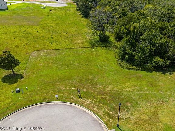 4th image of 4537 Scott Cir N