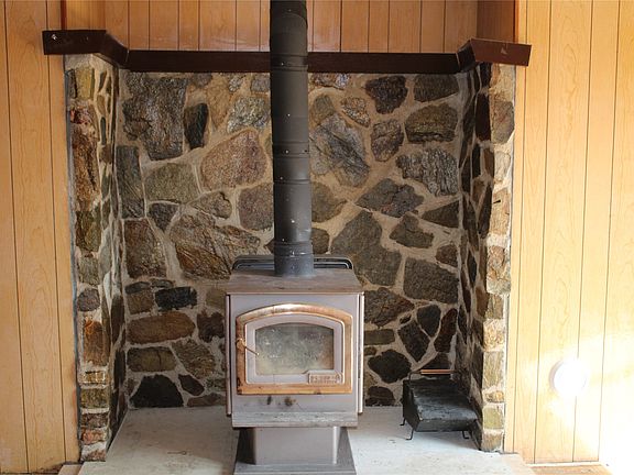 5th image of 3003 Squilax Anglemont Rd