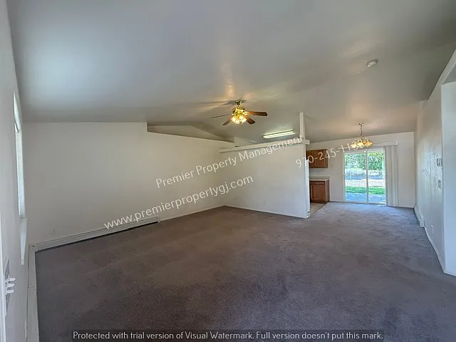 3 bed, 2.0 bath, $1,800 — Photo 2