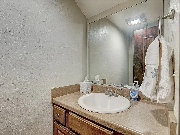 4049 NW 34th St #4049 — Photo 2