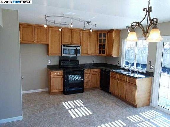 2nd image of 4369 Victoria Ave