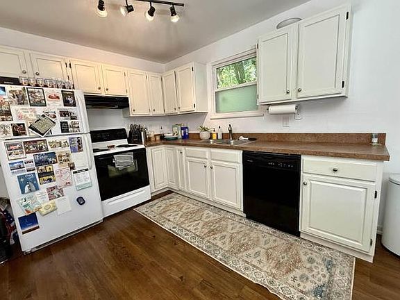 3rd image of 2219 Center Ave #2219