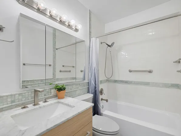 1725 York Avenue image 3 of 5