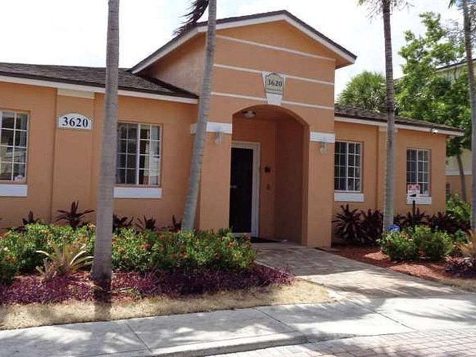 CLUBHOUSE & GYM