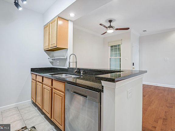 5th image of 10826 Antigua Ter APT 103