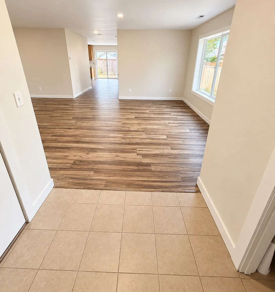 3 bed, 3.5 bath, 2755 sqft, $4,000 — Photo 4