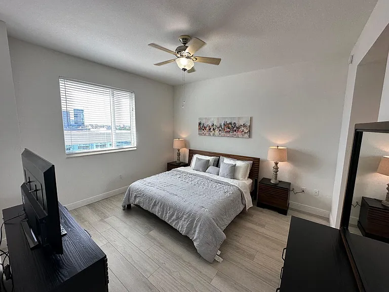 1551 N Flagler Drive Lph #17 — Photo 16
