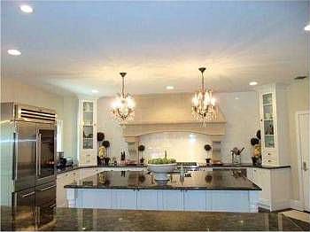 4th image of 2506 Lucille Dr