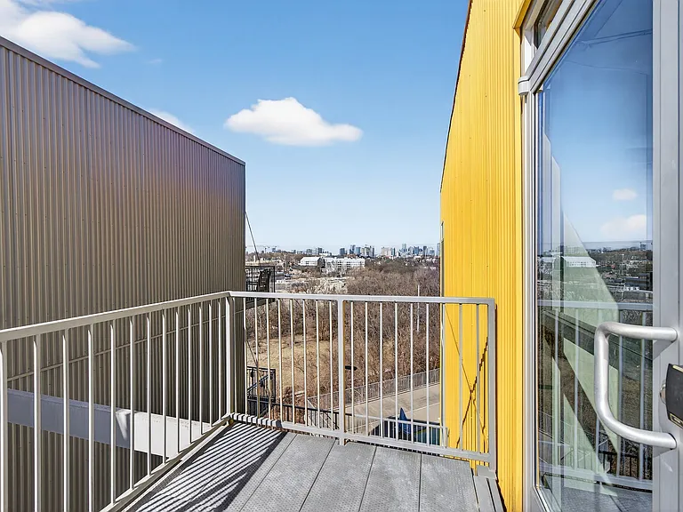 400 Herron Dr #21 — Photo 22